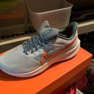 Mens Nike air zoom Pegasus size 10 wide